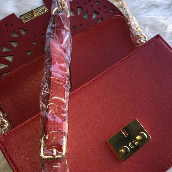 BEBE CROSSBODY RED TIFFANY PERFORATED EYELET CUT BAG PURSE - Picture 6 of 6